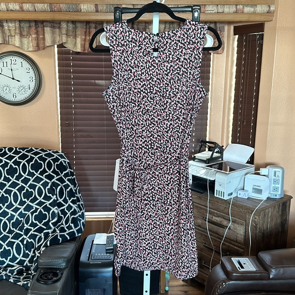 Violets & Roses Dress - Picture 4 of 8